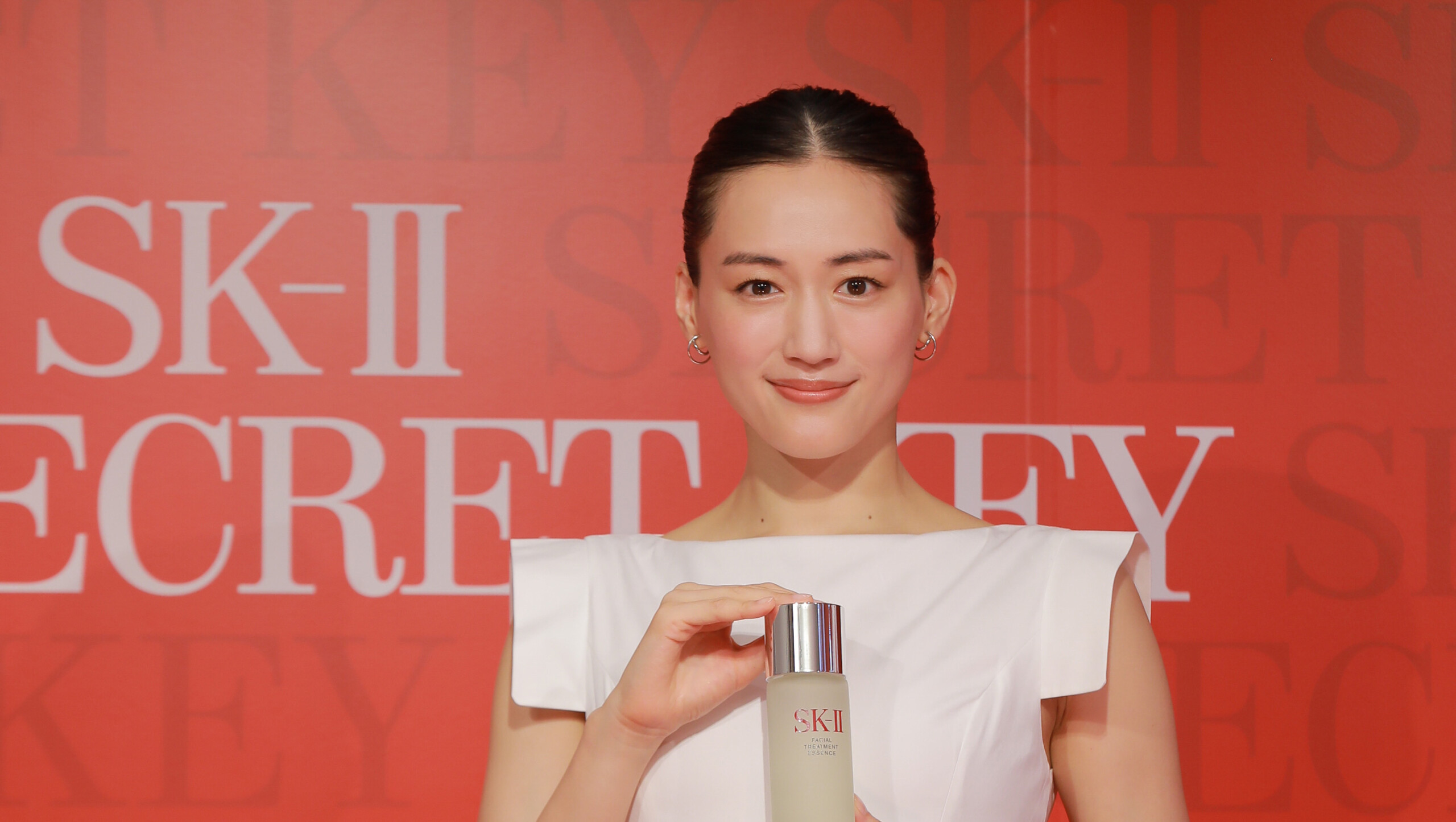 SK-Ⅱグローバルアンバサダー綾瀬はるか登場！ 肌年齢27歳を保つ秘訣は