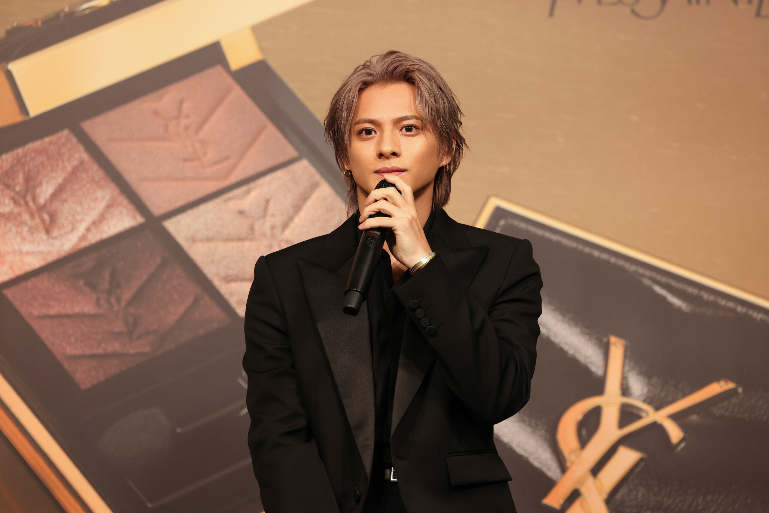 平野紫耀が登場！ 渋谷で開催中『YSL LOVESHINE FACTORY』 平野は