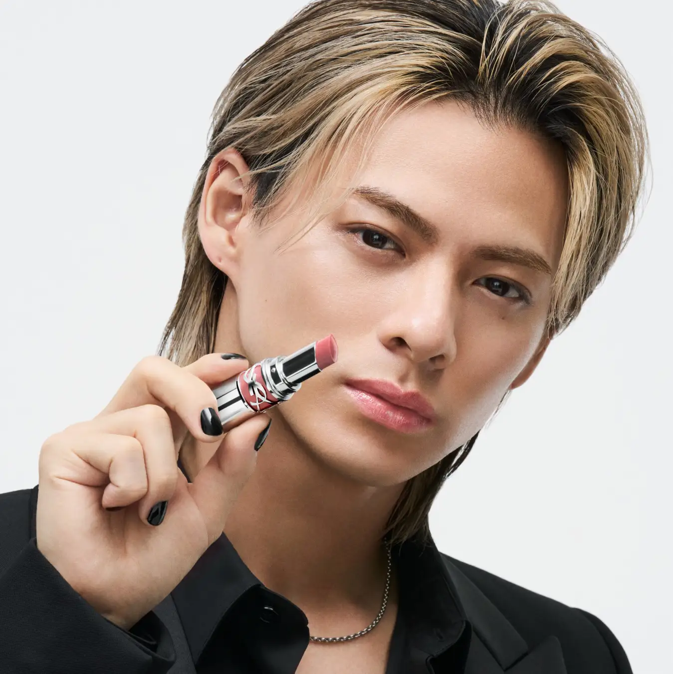 YSL BEAUTY×平野紫耀 ホリデーシーズンを彩る新LOOK公開！！ 「大切なあの人に、ホリデーギフトを…」 – TREND NEWS CASTER