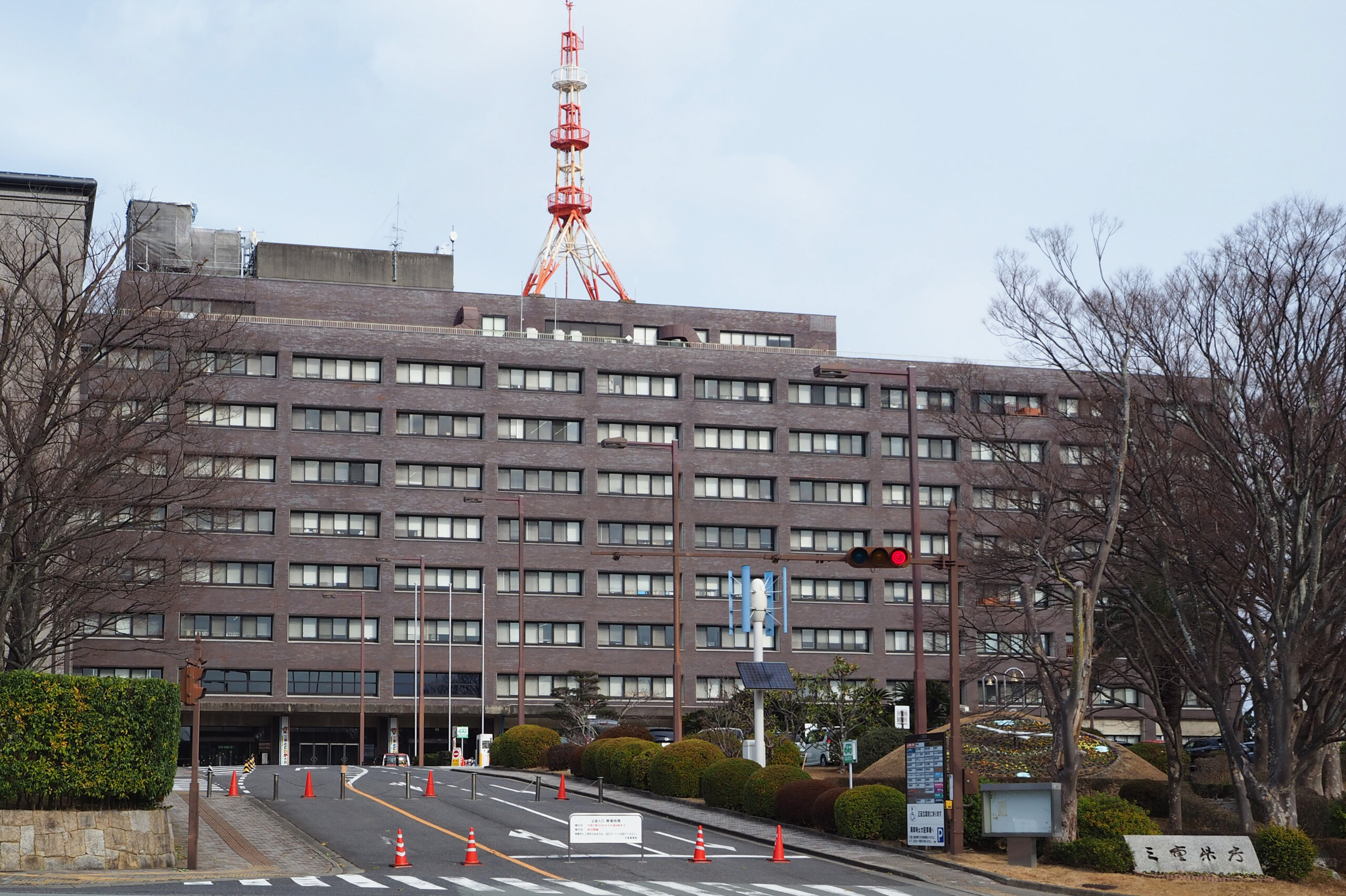 小中学生胸盗撮 教室で『女子生徒に陰部触らせる』&キスなど… 中学校教諭(27)懲戒免職 被害生徒は「我慢していた」 – TREND NEWS CASTER