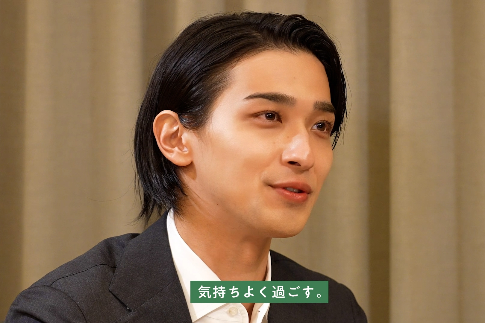 横浜流星　ブロマイド 横浜流星2025年カレンダー」より、セブンネット限定版の